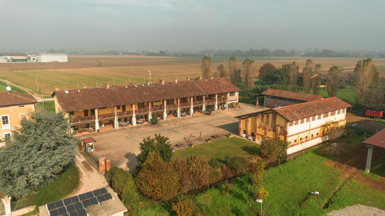 Agriturismo Bassanella Treviglio Esterno foto